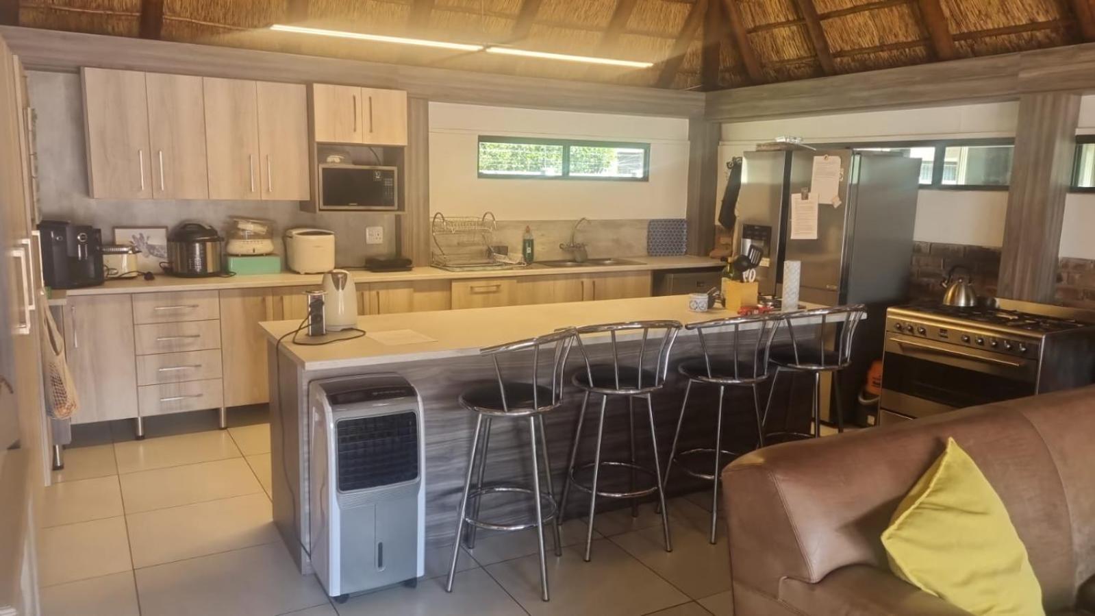 12 On Vaal Drive Guesthouse Vanderbijlpark Dış mekan fotoğraf