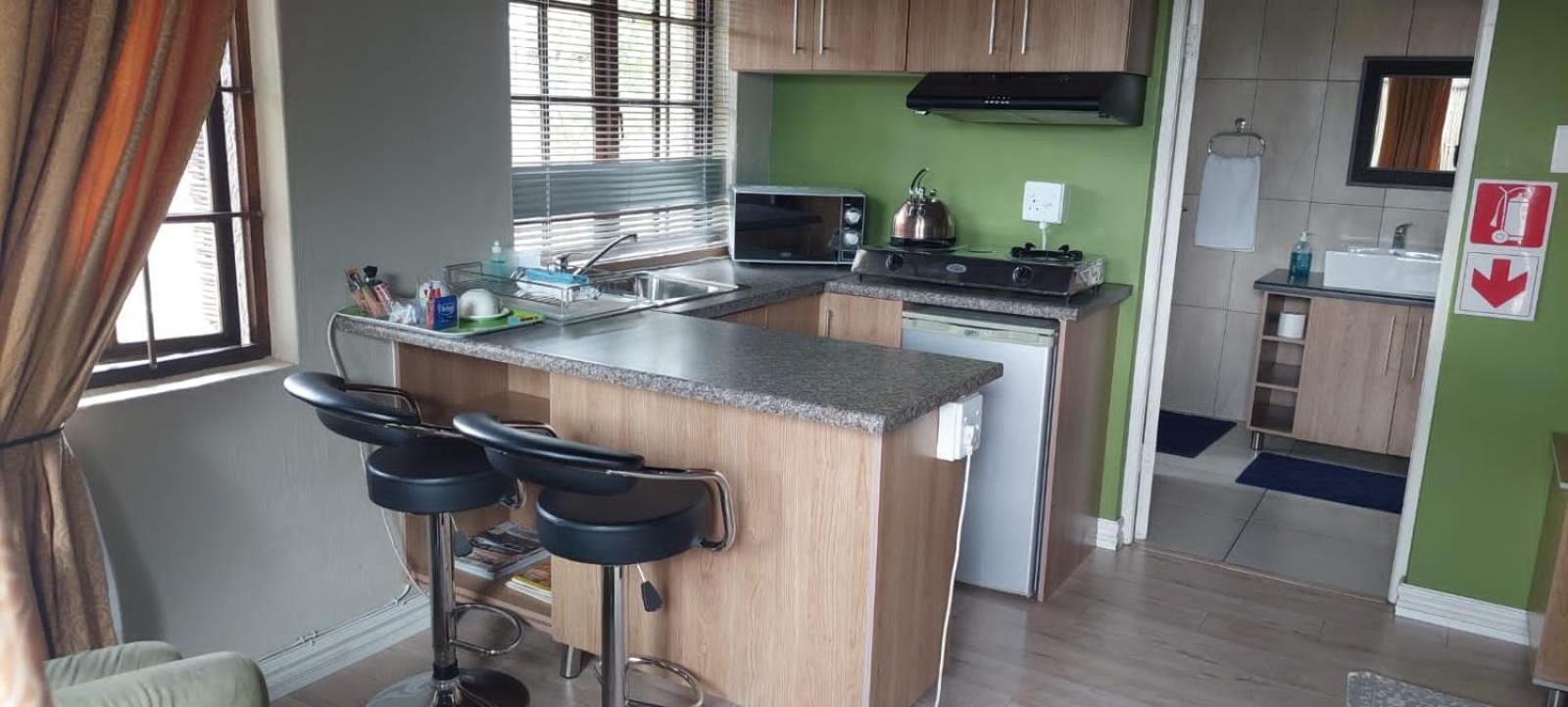 12 On Vaal Drive Guesthouse Vanderbijlpark Dış mekan fotoğraf