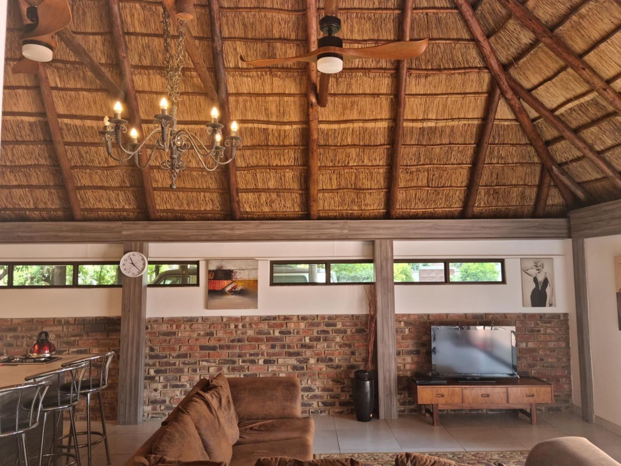 12 On Vaal Drive Guesthouse Vanderbijlpark Dış mekan fotoğraf