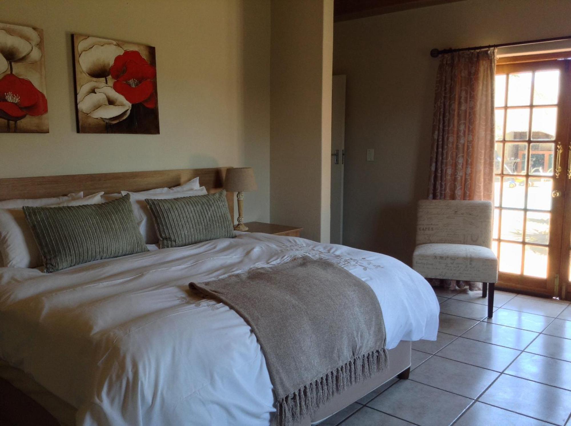 12 On Vaal Drive Guesthouse Vanderbijlpark Oda fotoğraf