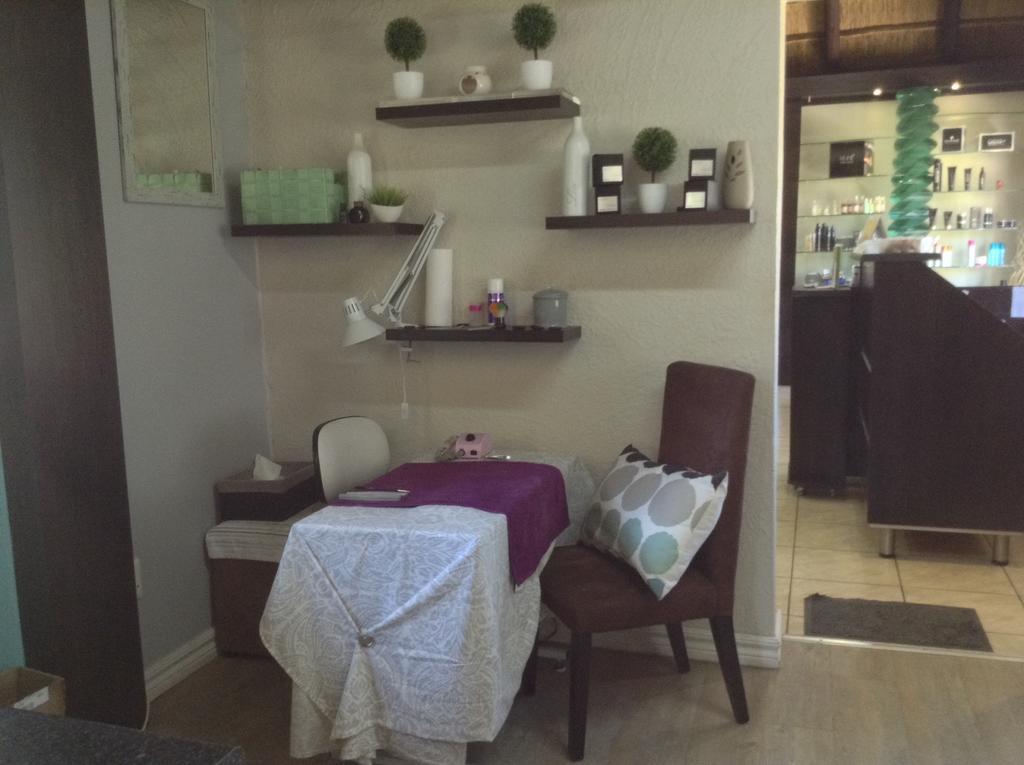 12 On Vaal Drive Guesthouse Vanderbijlpark Dış mekan fotoğraf
