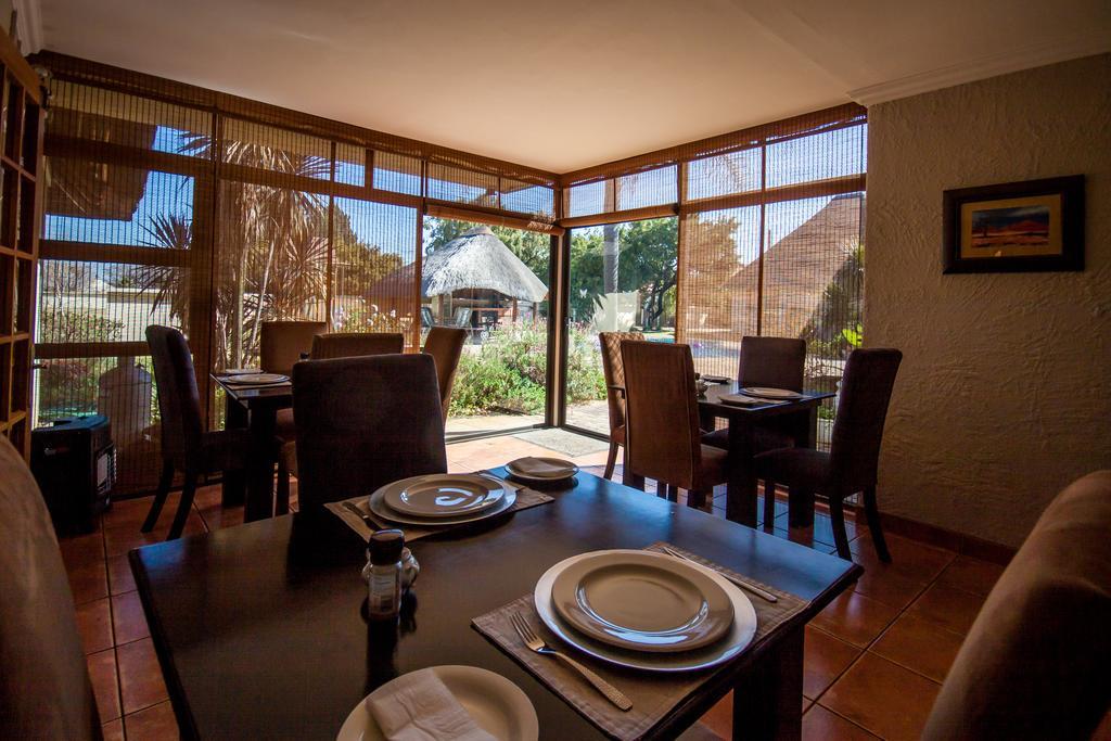 12 On Vaal Drive Guesthouse Vanderbijlpark Dış mekan fotoğraf
