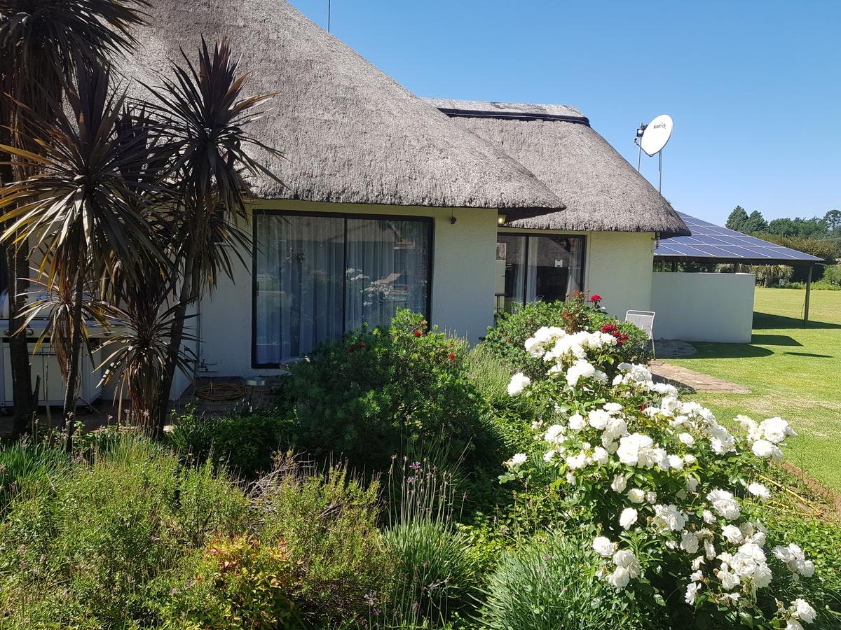 12 On Vaal Drive Guesthouse Vanderbijlpark Dış mekan fotoğraf