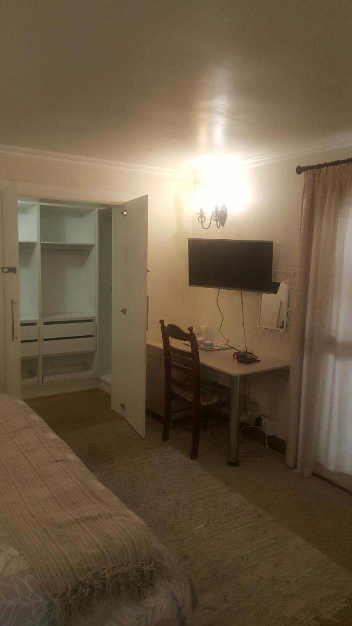 12 On Vaal Drive Guesthouse Vanderbijlpark Dış mekan fotoğraf