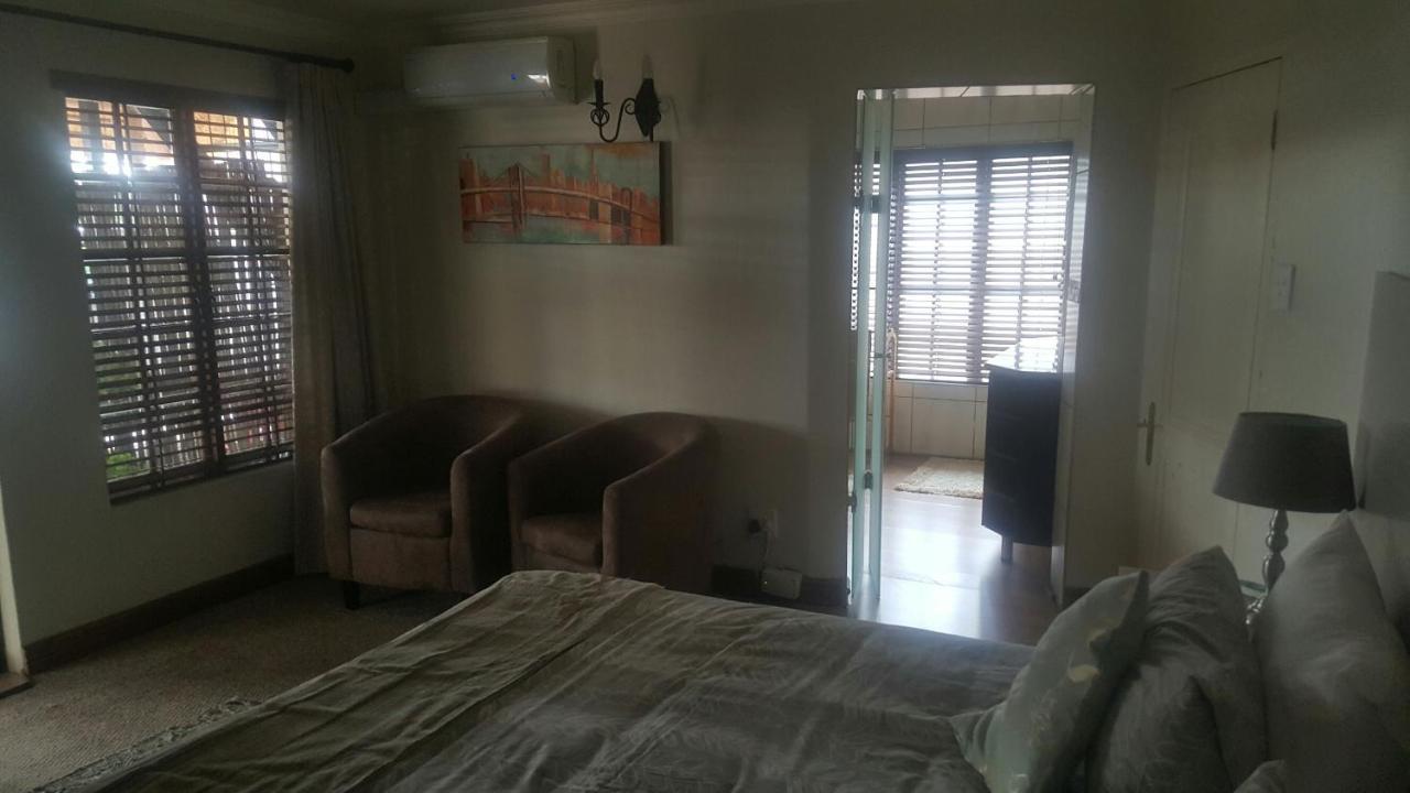 12 On Vaal Drive Guesthouse Vanderbijlpark Dış mekan fotoğraf