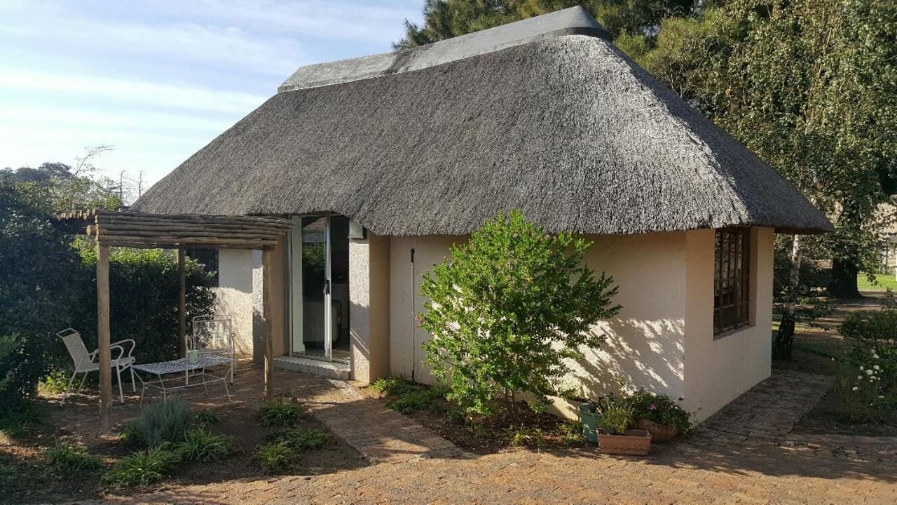 12 On Vaal Drive Guesthouse Vanderbijlpark Dış mekan fotoğraf